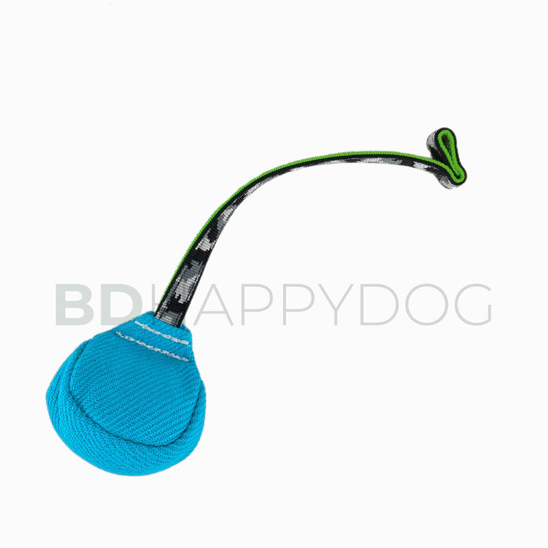 Piłka dla psa saszetka z uchwytem 10cm - materiał ringowy - jasny niebieski 1