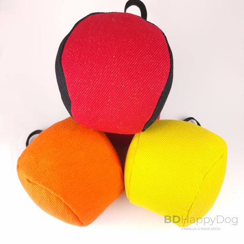 Piłka dla psa z uchwytem 20cm - materiał ringowy - zielony 1
